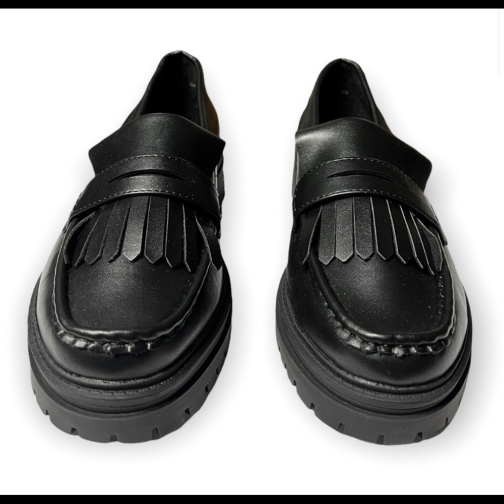 NWT, ASOS DESIGN Melon chunky loafers in black, Size 13